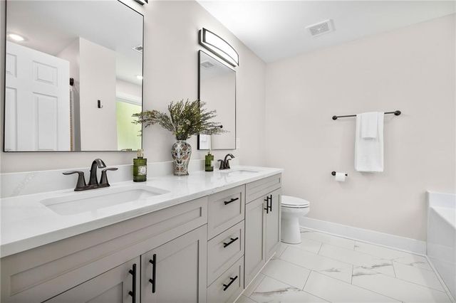 142 Brookwood Avenue, Commerce, GA 30529