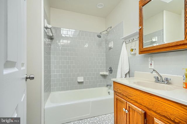 6904 FAIT AVE, Baltimore, MD 21224