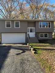 613 S Broadway Street, Mchenry, IL 60050