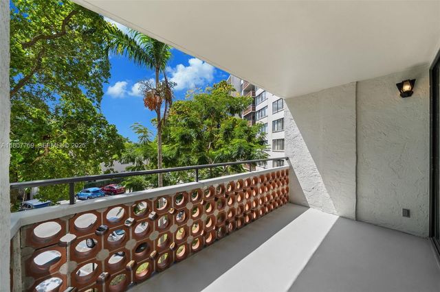 4222 Inverrary Boulevard 4211, Lauderhill, FL 33319