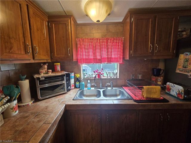 185 Bells Lane, Ronda, NC 28670