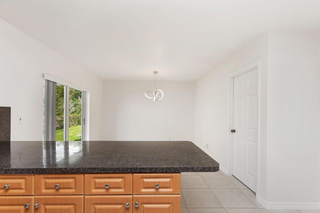 22 SW 6th Street 1, Hallandale Beach, FL 33009