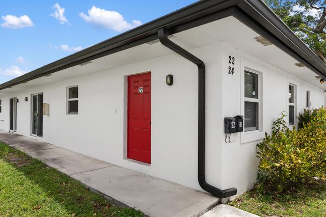 22 SW 6th Street 1, Hallandale Beach, FL 33009