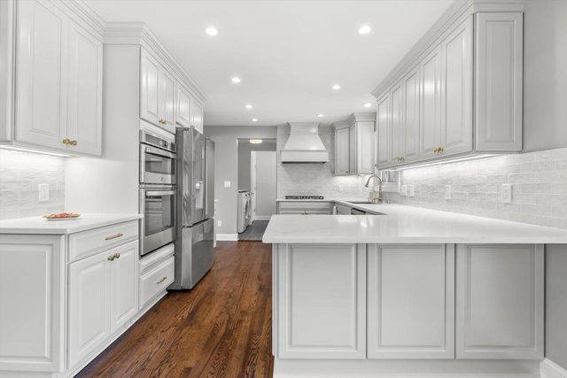 850 Janacek ROAD, Brookfield, WI 53045