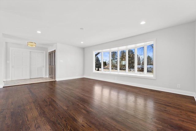 850 Janacek ROAD, Brookfield, WI 53045