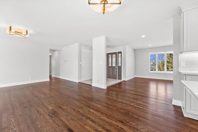 850 Janacek ROAD, Brookfield, WI 53045