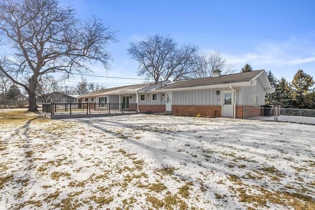 850 Janacek ROAD, Brookfield, WI 53045