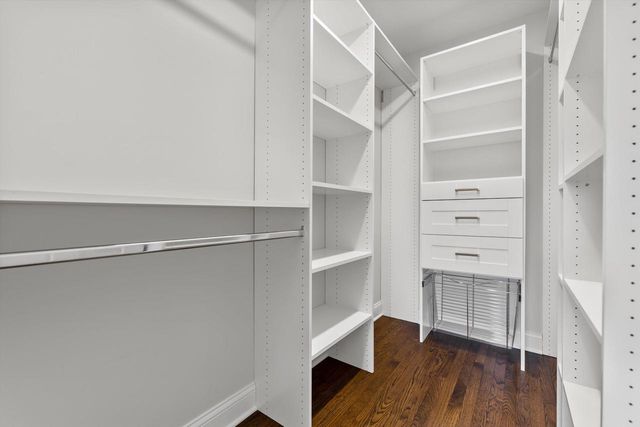 850 Janacek ROAD, Brookfield, WI 53045