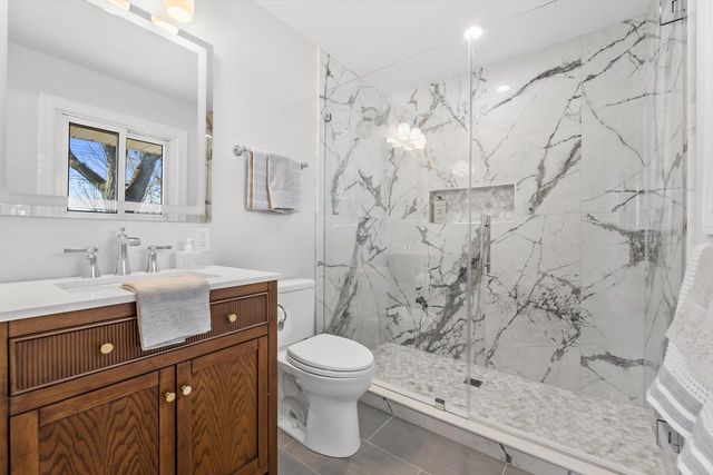 850 Janacek ROAD, Brookfield, WI 53045