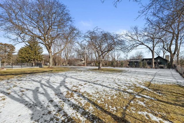 850 Janacek ROAD, Brookfield, WI 53045