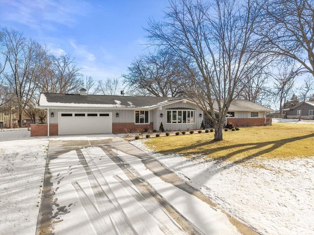 850 Janacek ROAD, Brookfield, WI 53045
