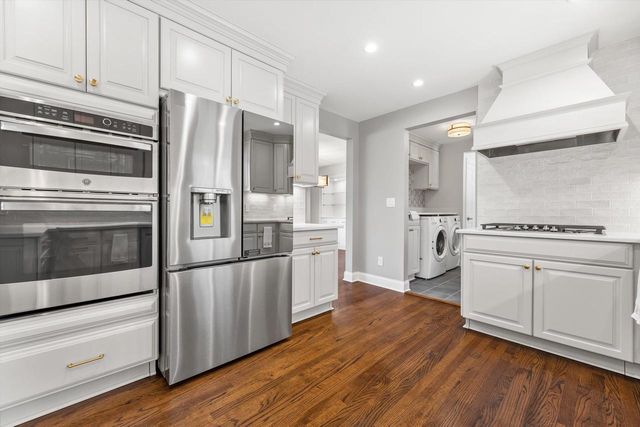 850 Janacek ROAD, Brookfield, WI 53045