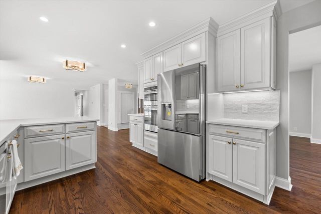 850 Janacek ROAD, Brookfield, WI 53045