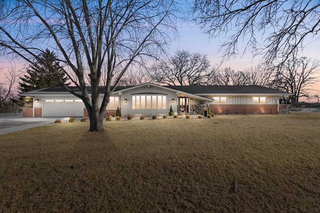 850 Janacek ROAD, Brookfield, WI 53045