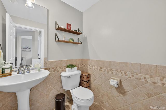 27735 E Mockingbird Drive, Huron Charter Township, MI 48134