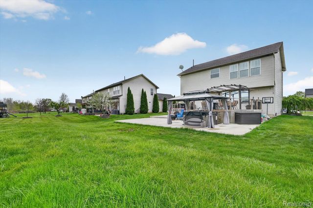 27735 E Mockingbird Drive, Huron Charter Township, MI 48134