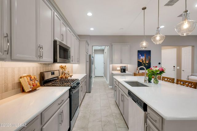 13121 N Humphreys Peak Drive, Oro Valley, AZ 85755