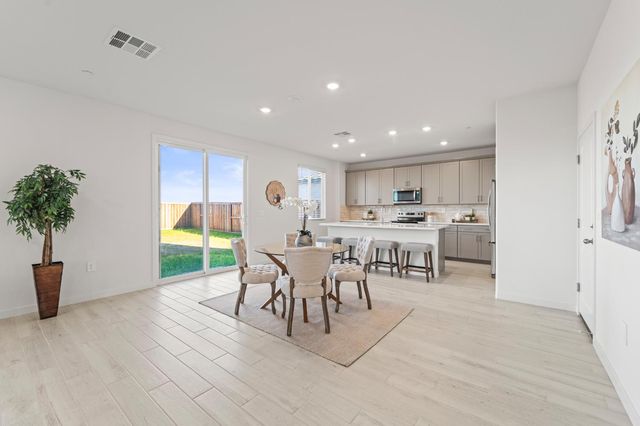 1501 Mcintyre St, Galt, CA 95632