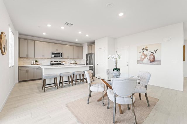 1501 Mcintyre St, Galt, CA 95632