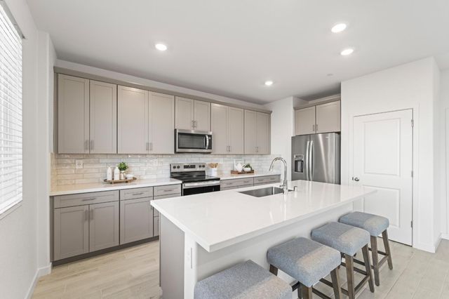 1501 Mcintyre St, Galt, CA 95632