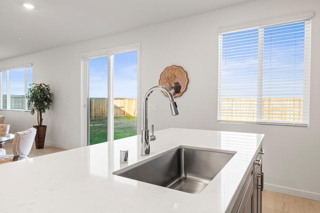 1501 Mcintyre St, Galt, CA 95632