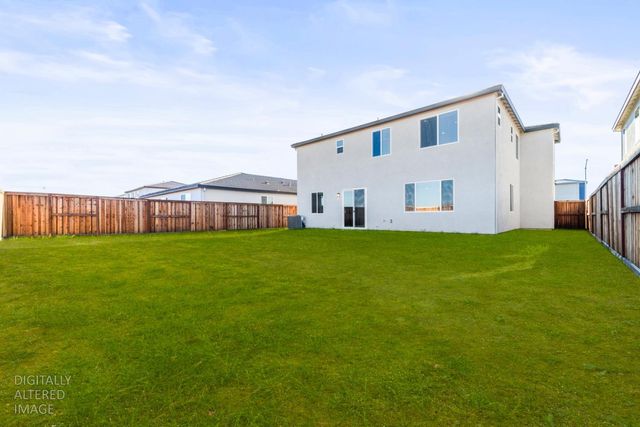 1501 Mcintyre St, Galt, CA 95632