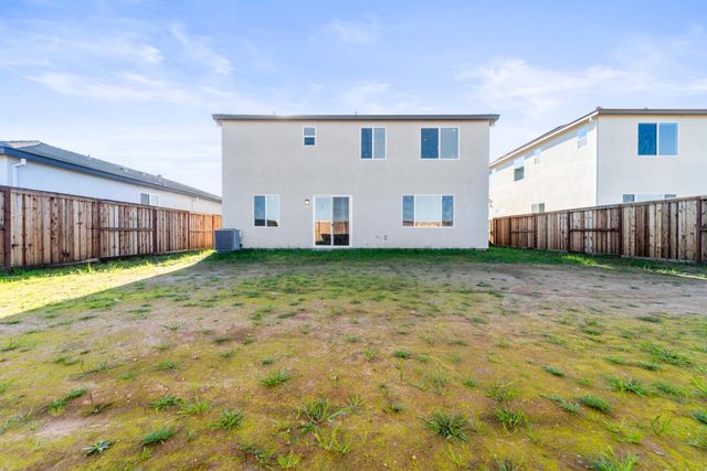 1501 Mcintyre St, Galt, CA 95632