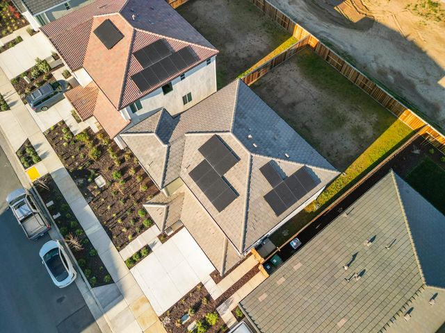 1501 Mcintyre St, Galt, CA 95632