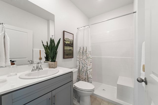 1501 Mcintyre St, Galt, CA 95632