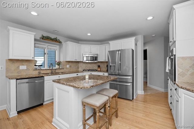 5287 Ridge Trail, Clarkston, MI 48348