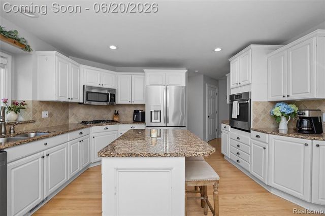 5287 Ridge Trail, Clarkston, MI 48348
