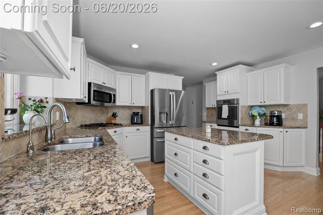 5287 Ridge Trail, Clarkston, MI 48348