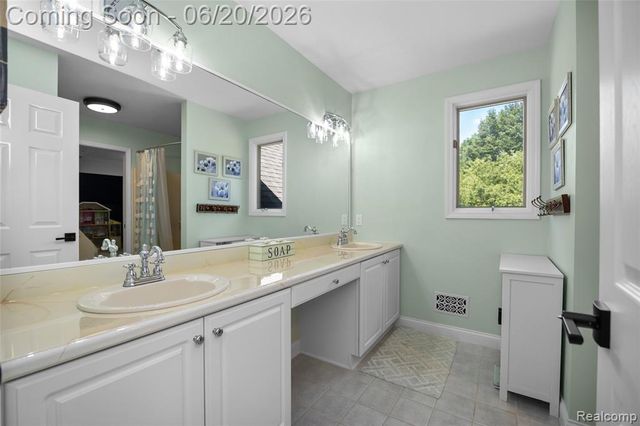 5287 Ridge Trail, Clarkston, MI 48348