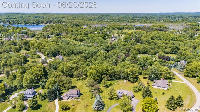 5287 Ridge Trail, Clarkston, MI 48348