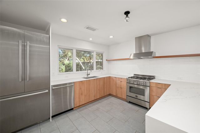 4518 Viking Drive, Houston, TX 77092