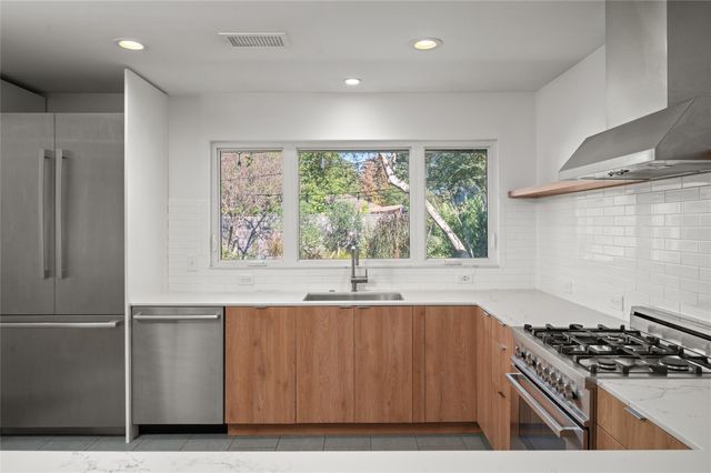 4518 Viking Drive, Houston, TX 77092