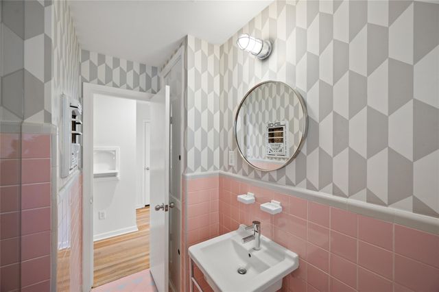 4518 Viking Drive, Houston, TX 77092