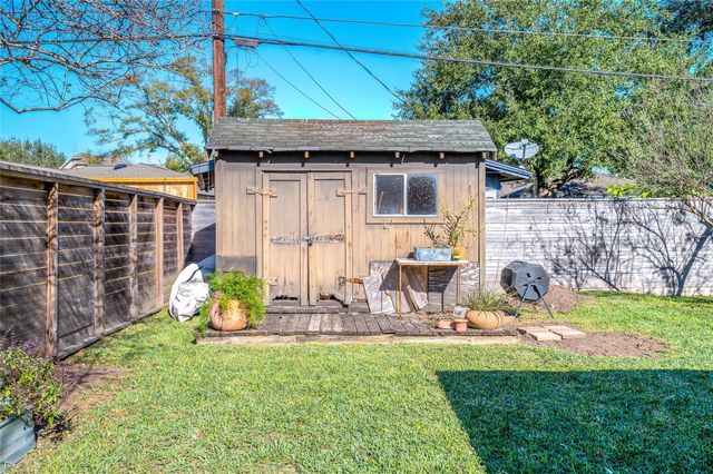 4518 Viking Drive, Houston, TX 77092