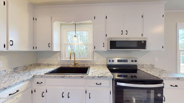 248 Fire Tower Road, Richlands, NC 28574