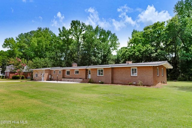 202 Waters Circle, Goldsboro, NC 27534