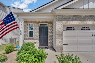 5568 Foxglove Way, Oakwood, GA 30566