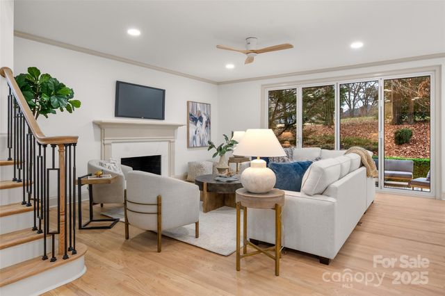 7829 Seton House Lane, Charlotte, NC 28277