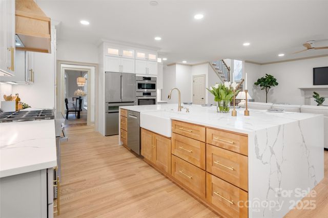 7829 Seton House Lane, Charlotte, NC 28277