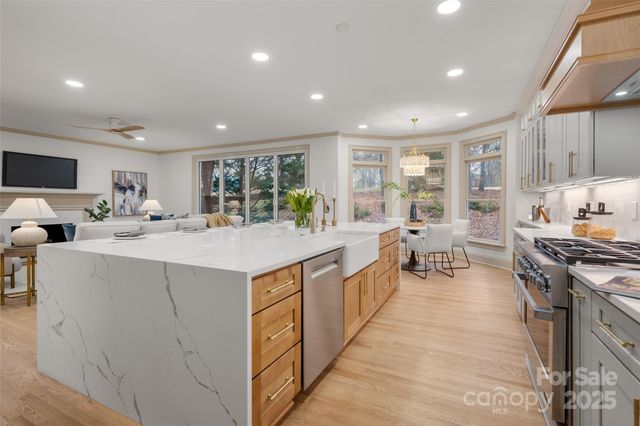 7829 Seton House Lane, Charlotte, NC 28277