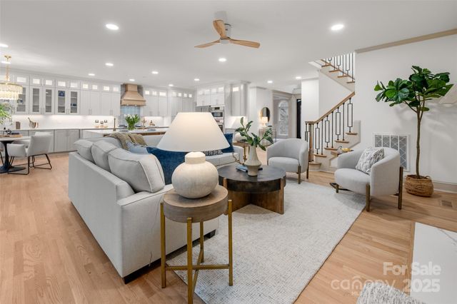 7829 Seton House Lane, Charlotte, NC 28277