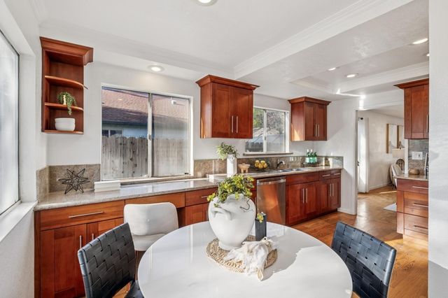 28071 28071 Dobbel Ave, Hayward, CA 94542