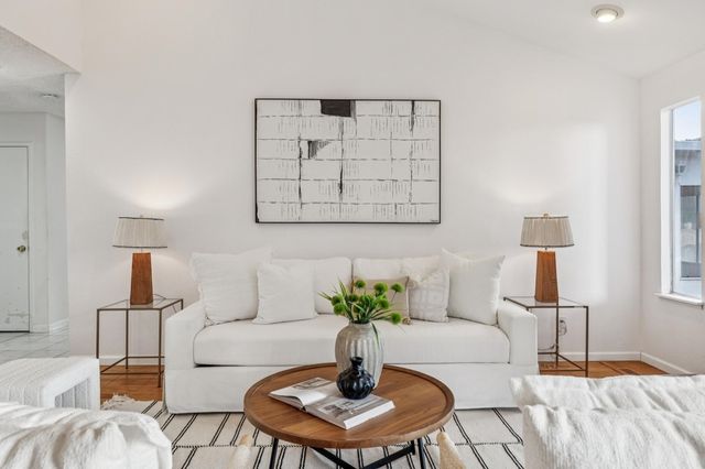 28071 28071 Dobbel Ave, Hayward, CA 94542