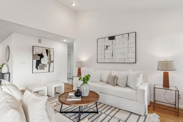 28071 28071 Dobbel Ave, Hayward, CA 94542