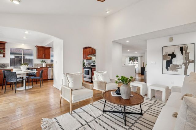 28071 28071 Dobbel Ave, Hayward, CA 94542