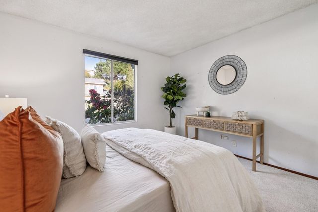 28071 28071 Dobbel Ave, Hayward, CA 94542